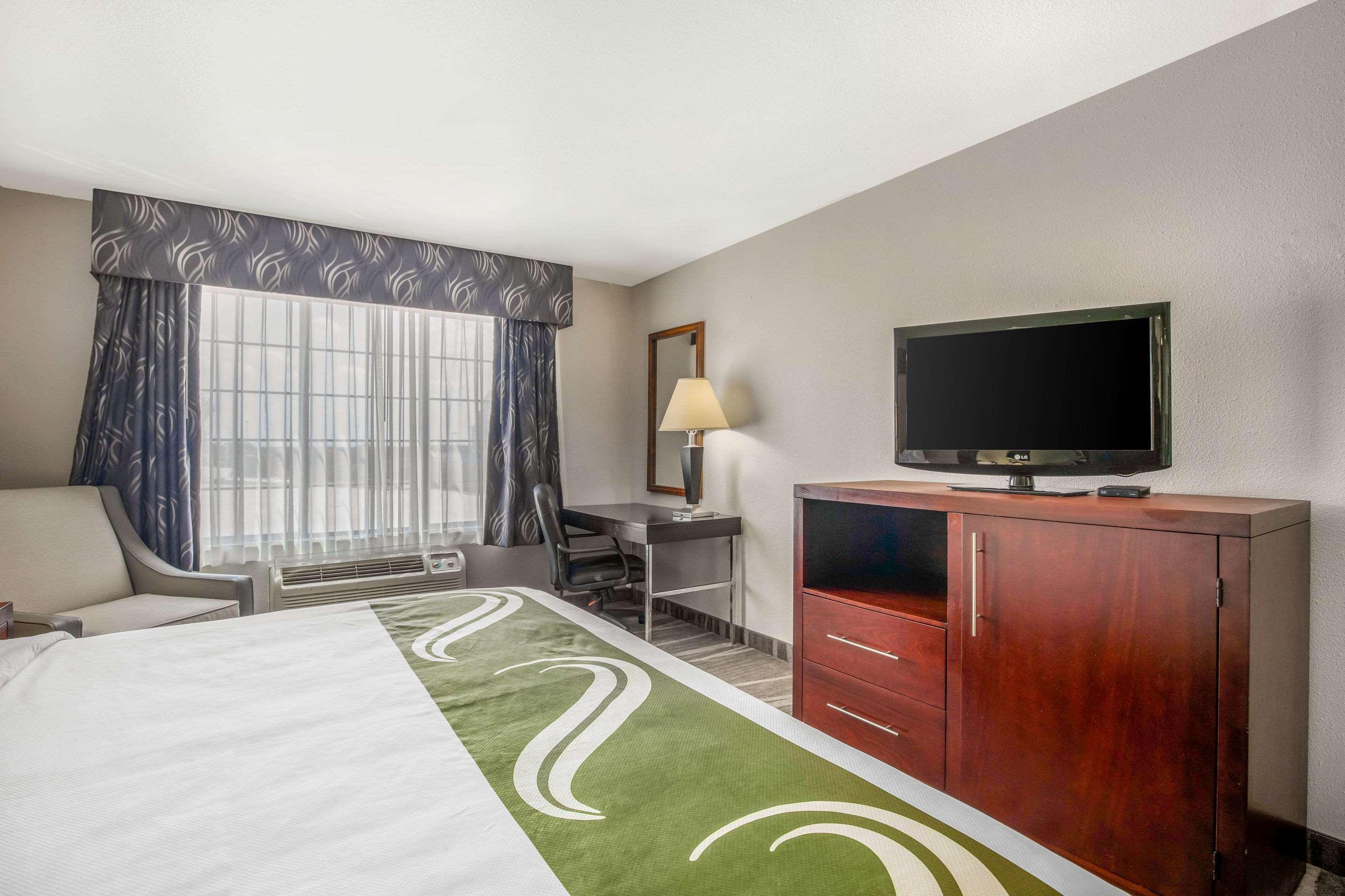 Quality Inn & Suites Уэтерфорд Экстерьер фото