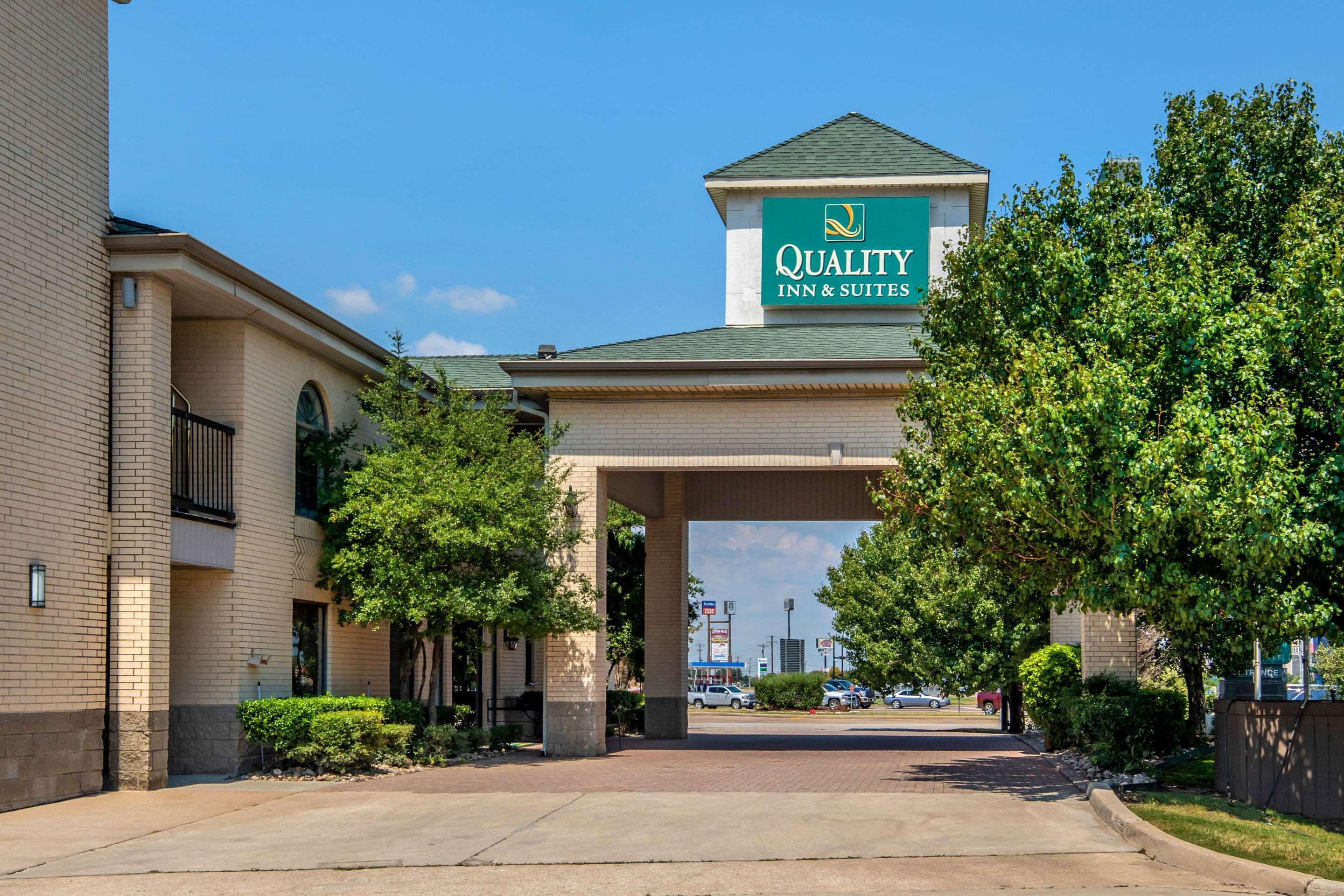 Quality Inn & Suites Уэтерфорд Экстерьер фото